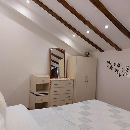 Apt Lavender On Nincevica St- 1 Bedroom Apt 5 Min To The Old Town Of Spalato Esterno foto