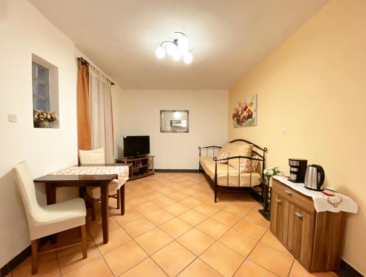 Apt Lavender On Nincevica St- 1 Bedroom Apt 5 Min To The Old Town Of Spalato Esterno foto